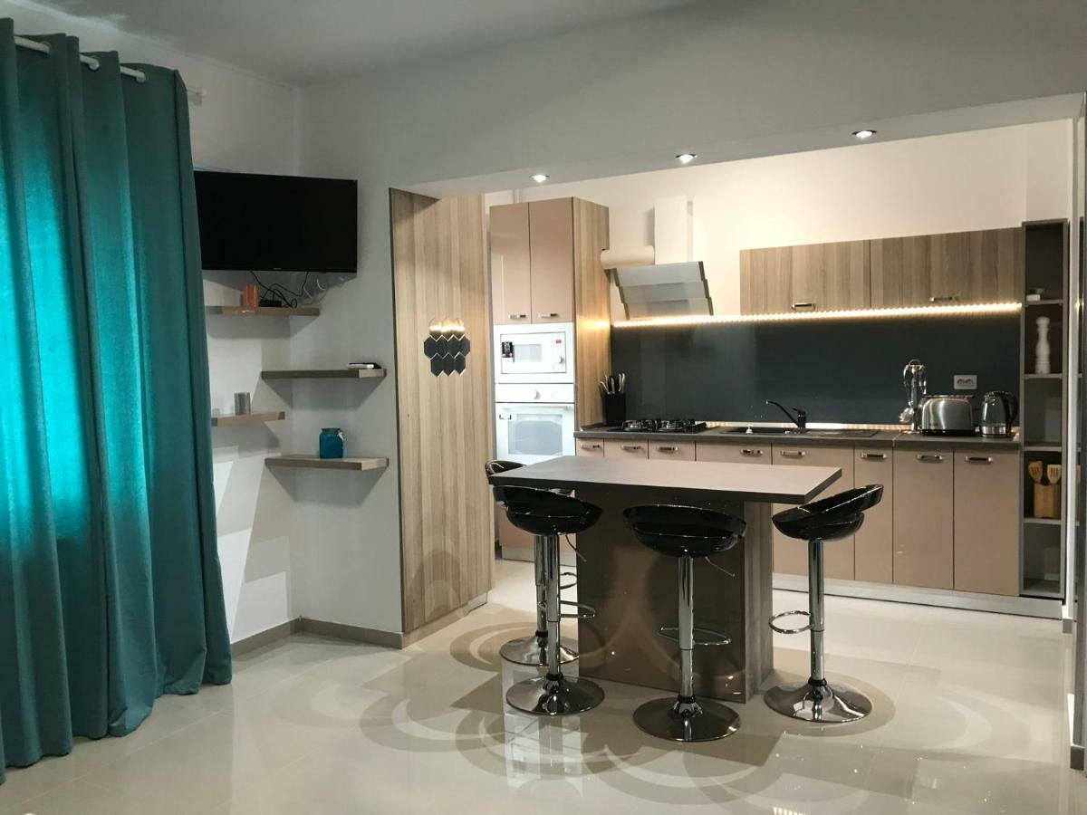 Appartamento Luxury Flat 9 Near Metro Bucarest Esterno foto