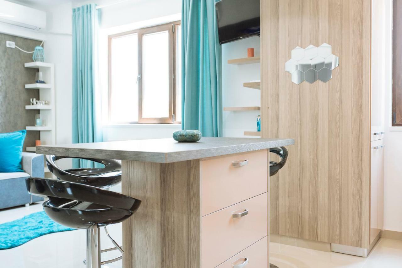 Appartamento Luxury Flat 9 Near Metro Bucarest Esterno foto