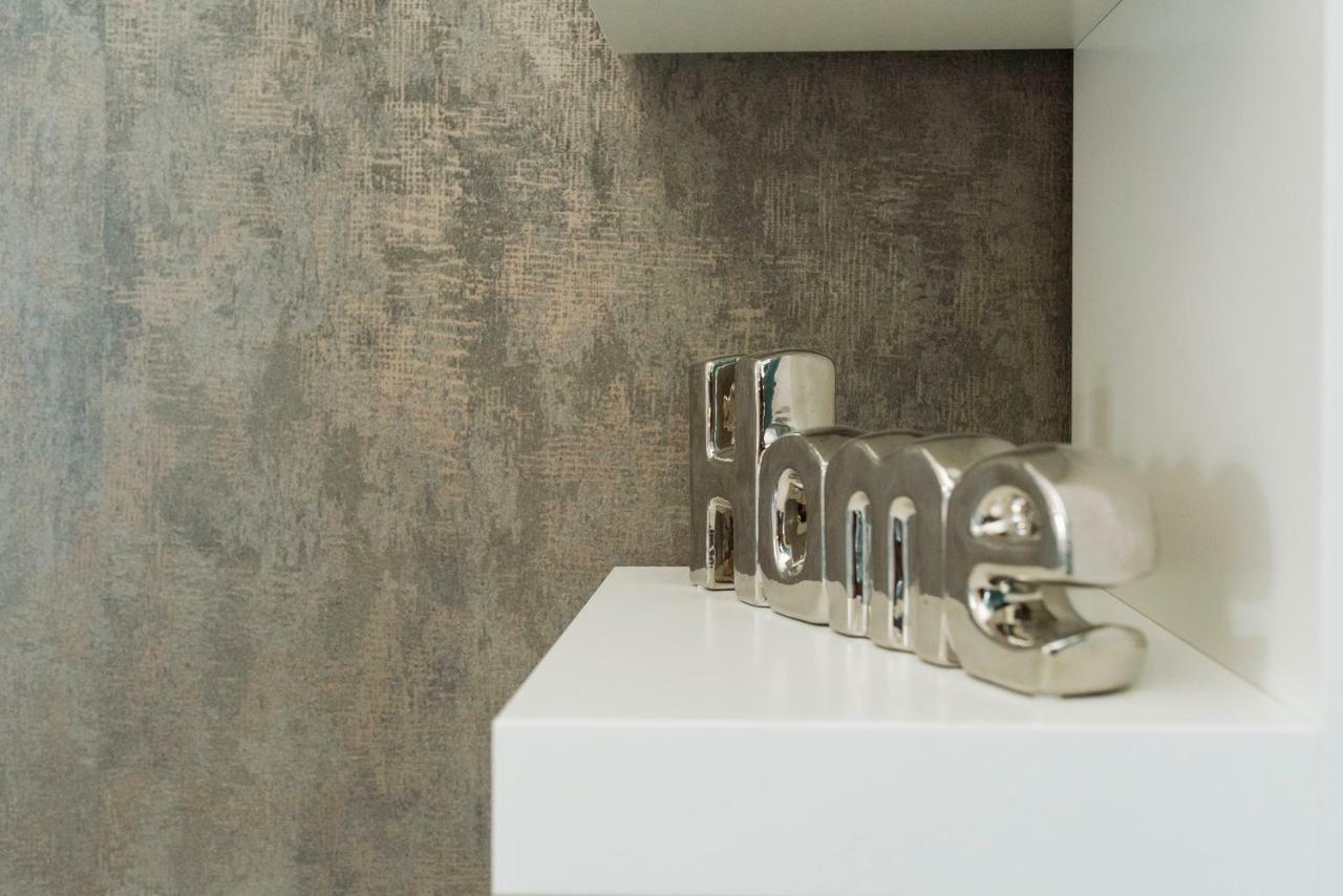 Appartamento Luxury Flat 9 Near Metro Bucarest Esterno foto