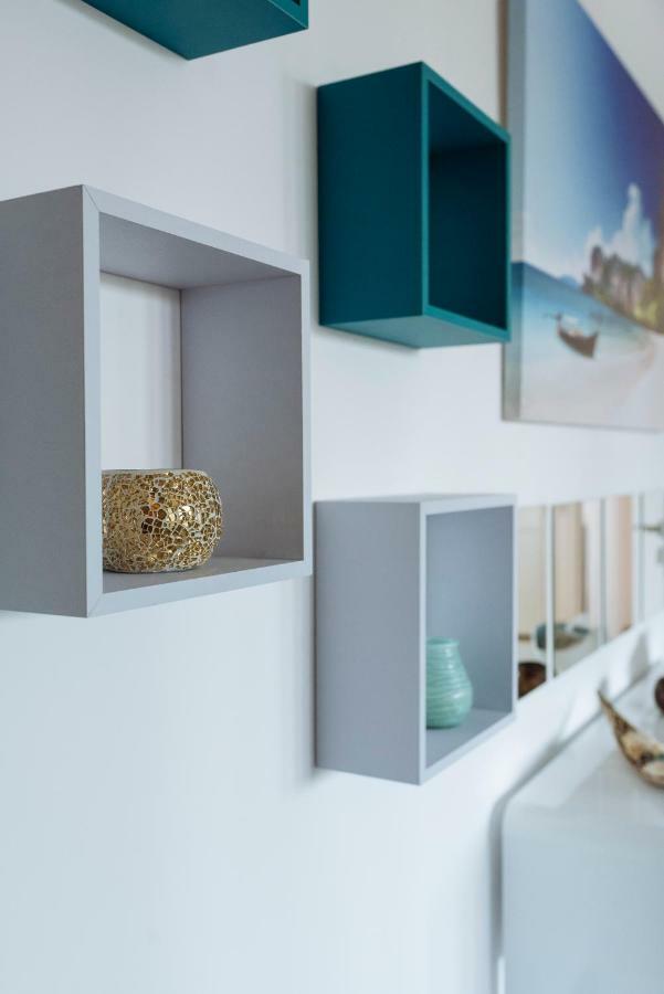 Appartamento Luxury Flat 9 Near Metro Bucarest Esterno foto