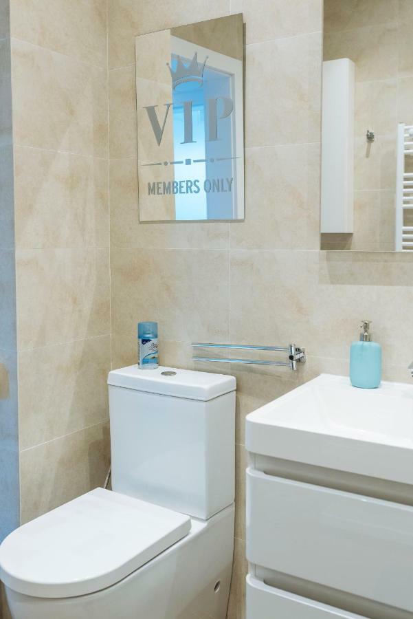 Appartamento Luxury Flat 9 Near Metro Bucarest Esterno foto